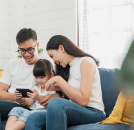 Tumbuhkan Kreativitas Dalam Berwirausaha Sejak Dini, Komunitas Gen L Beri Pelatihan Merangkai Bunga pada Anak-Anak